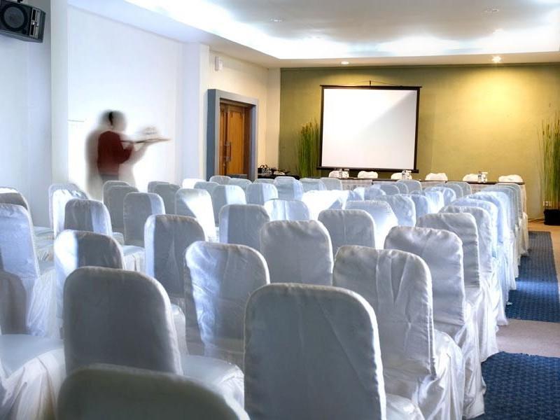 Hotel Cirebon Plaza จิเรบอน ภายนอก รูปภาพ