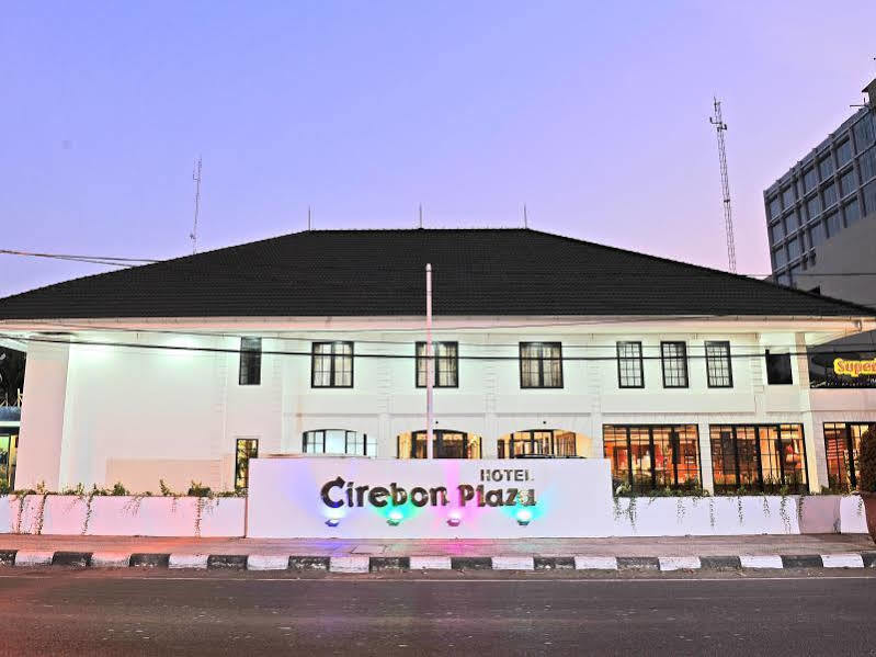 Hotel Cirebon Plaza จิเรบอน ภายนอก รูปภาพ